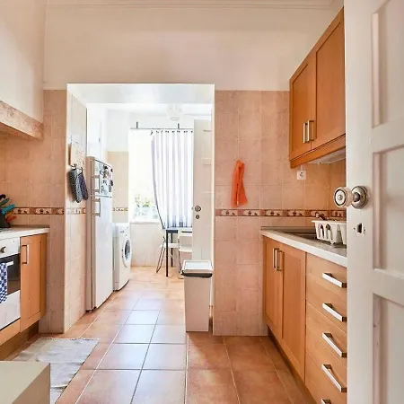 Apartment Alvalade House'S - Quarto De Casal Em Apartamento Partilhado