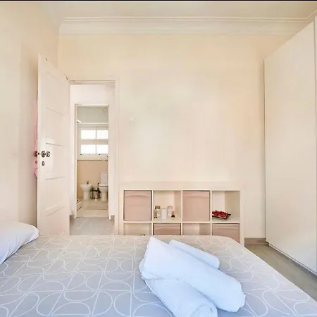 Apartment Alvalade House'S - Quarto De Casal Em Apartamento Partilhado